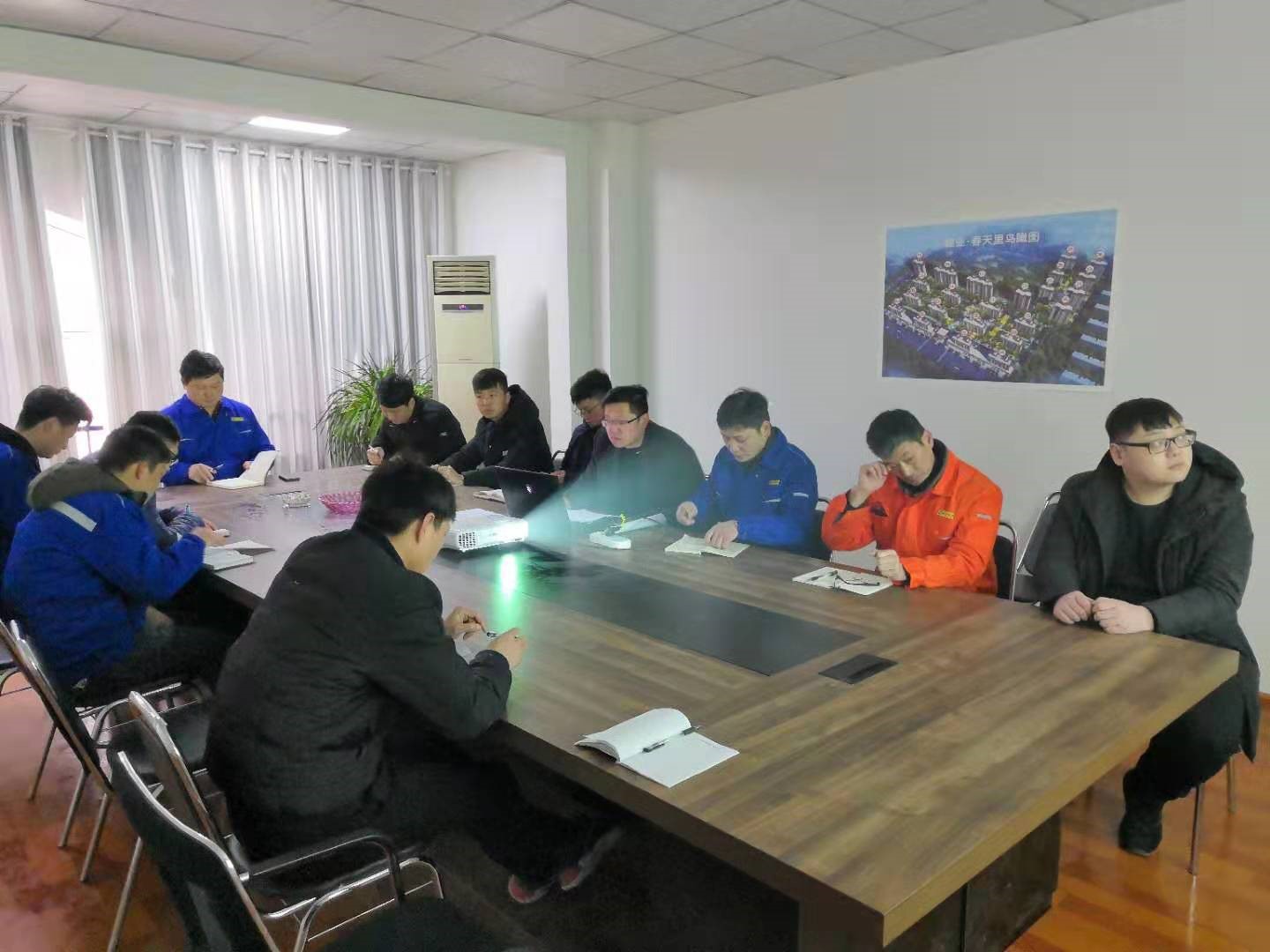 輝縣建業(yè)春天里項目開展春節(jié)后復工安全生產(chǎn)培訓工作