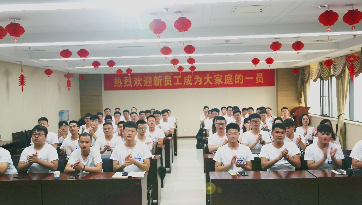 為夢想揚(yáng)帆起航，向未來戮力前行