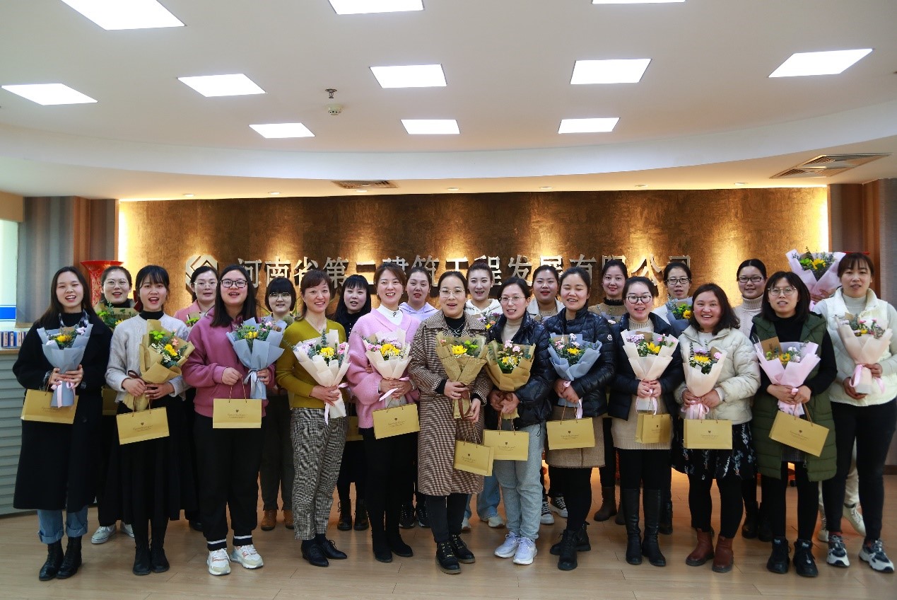 春風(fēng)十里，芳華如你 