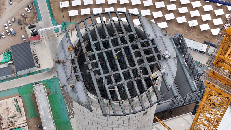 艱苦不懼風雨，缺氧不缺斗志——公司首個光熱項目吸熱塔鋼結構順利封頂